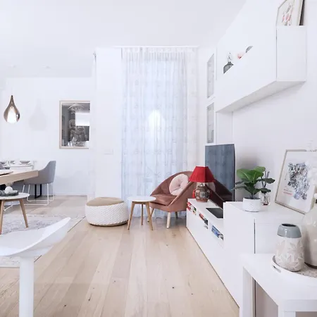 Easylife - - Macchi 61 - * Milano