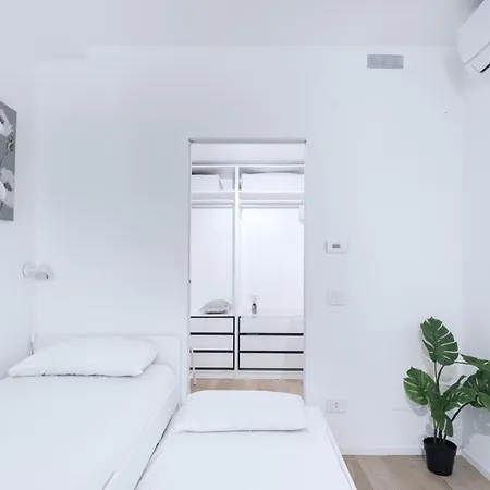 Easylife - - Macchi 61 - Milano